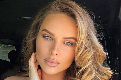 Певица Ханна показала интерьер роскошного особняка