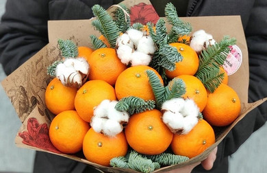 Новогодние традиции: о ёлках, мандаринах, оливье и желаниях