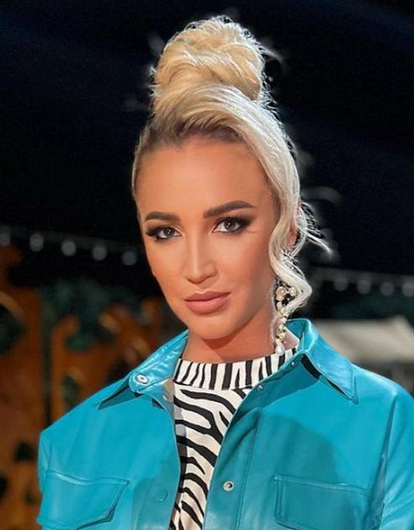 «Симпатичная девушка»: гендиректор МХАТа простил Бузовой участие в постановке