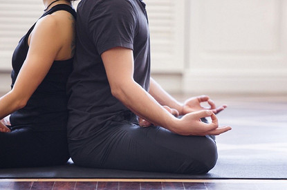 Йога для двоих: 11 парных асан, которые укрепят ваши отношения