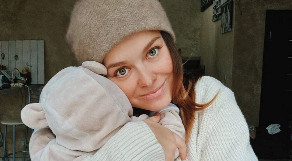 «Дети плачут. Мы с мужем без сил»: Наталия Медведева рассказала о трудностях материнства