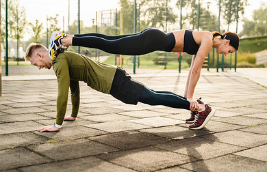 Йога для двоих - 10 упражнений для укрепления тела и доверия