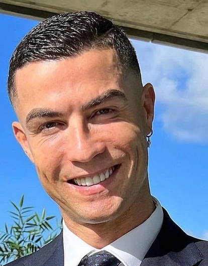 «Манчестер Юнайтед» разорвал контракт с Криштиану Роналду