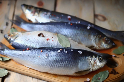 11 способов, как вкусно и просто засолить селедку в домашних условиях