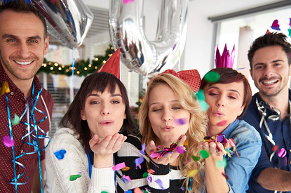 На любовь, на богатство, на удачу: как гадать в Новый год, чтобы все сбывалось