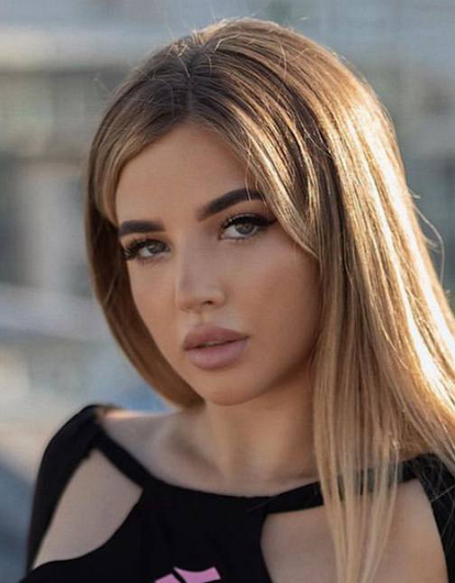 Блогер Аня Покров попала в ДТП