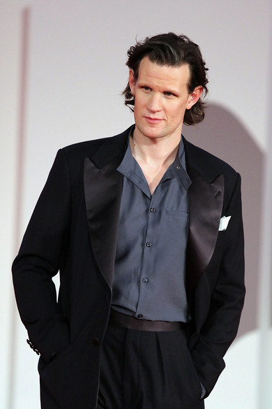 Мен әйелімді жағада жалаңаш күйге түсуге жібердім.