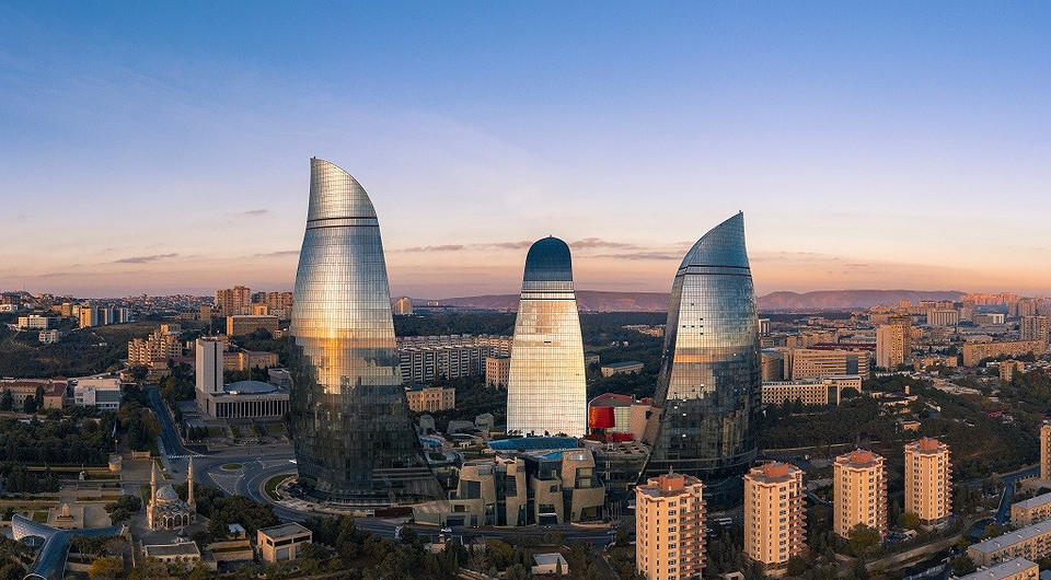 Торговля, чаевые, поцелуи: что не стоит делать в Азербайджане, чтобы не оказаться в неловкой ситуации
