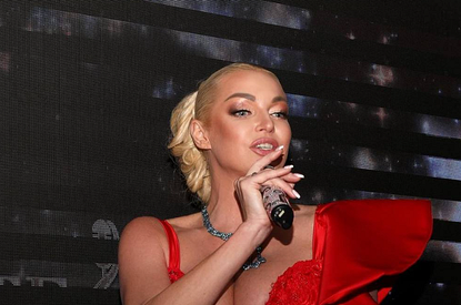 «Вчера с любимым устроили тайную помолвку»: Анастасия Волочкова готовится выйти замуж