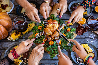 Самое опасное сочетание продуктов на новогоднем столе (и к чему оно может привести)