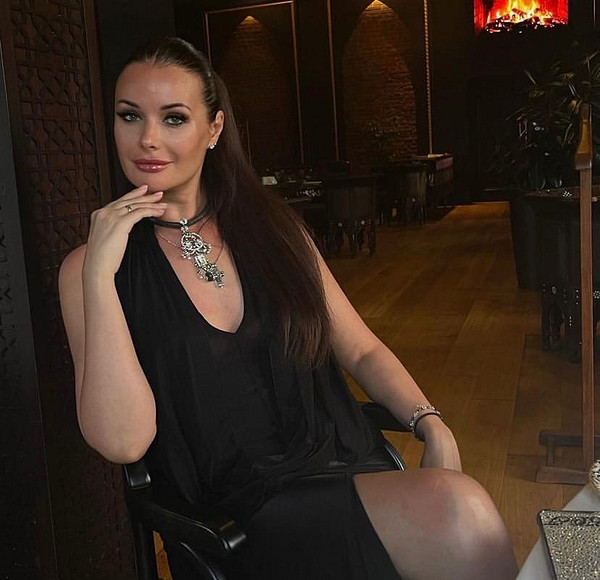 Оксане Федоровой — 45: из-за кого отказалась от титула «Мисс Вселенная» и где встретила мужа-чиновника