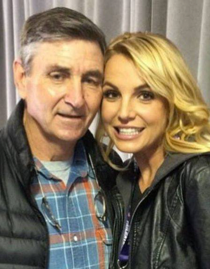 «Я спас жизнь дочери»: отец Бритни Спирс дал первое интервью за последние 10 лет