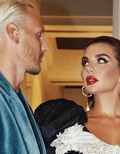 На фоне слухов о разводе: Анна Седокова поделилась откровенным снимком с мужем