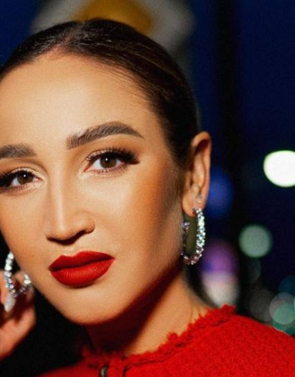 Ольга Бузова устроила новоселье с друзьями в своей новой квартире