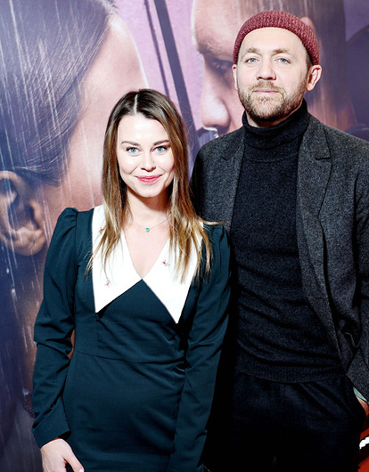 Шведов пришел с женой, а Аксенова — с мамой: как прошла премьера фильма «Бывшие. Happy End»