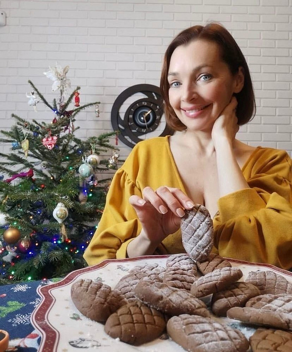 Елки Бузовой, Киркорова и других: как звезды украсили свои дома к Новому году