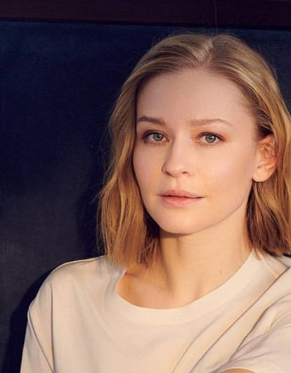 Юлия Пересильд приняла участие в музыкальном номере, снятом в космосе