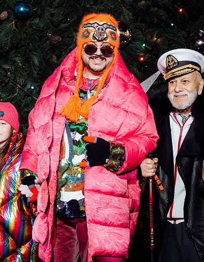 Киркоров танцевал у елки, а Пересильд любезничала с новым возлюбленным: как прошло открытие ГУМ-катка