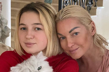 Анастасия Волочкова призналась, что не познакомила дочку с женихом