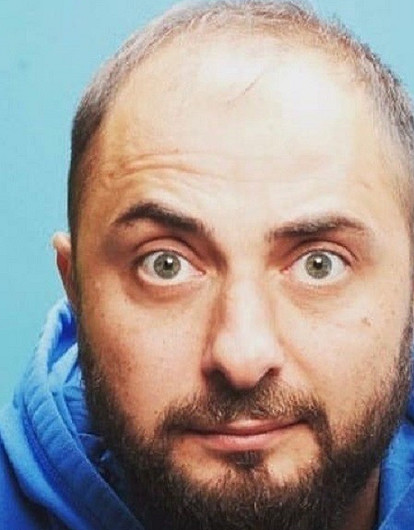 Демис Карибидис: полиглот, многодетный отец и верный муж