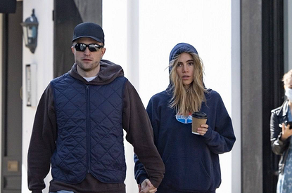 Роберт Паттинсон впервые появился на публике с возлюбленной