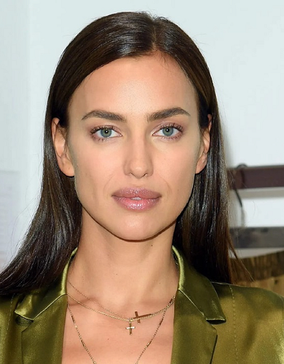 Короткая дубленка, ботфорты и леггинсы: новый выход Ирины Шейк