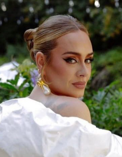 Адель отменила концерты из-за проблем в отношениях с возлюбленным