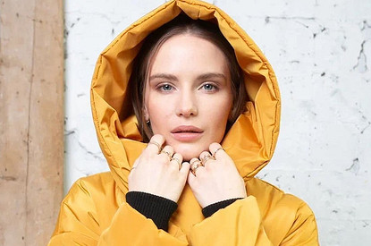 «Теплые чувства»: 20 стильных пуховиков