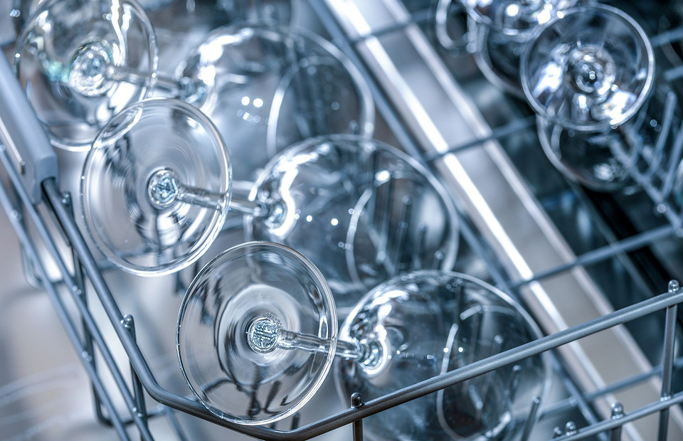 Ручной режим: 8 предметов, которые нельзя мыть в посудомойке