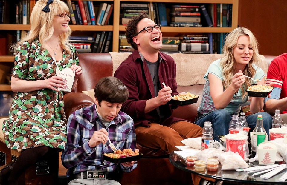 «Пока определимся, вся еда уже остынет»: герои статьи рассказали о своей зависимости от видео во время еды