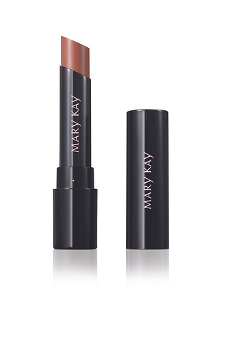 Суперувлажняющая помада Mary Kay обеспечивает насыщенный цвет и сияющий финиш, не забывая про уход за нежной кожей губ. Она оказывает питательное и увлажняющее действие благодаря входящим...