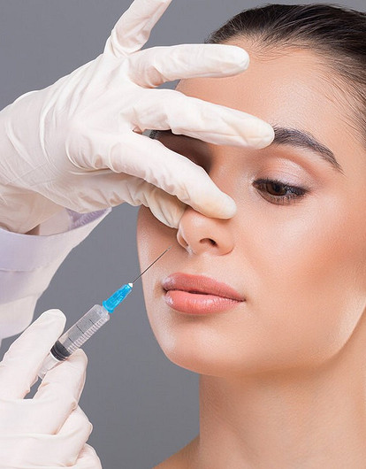 Эффект anti-age: как ринопластика может помочь выглядеть моложе