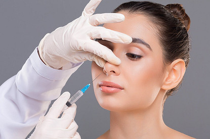 Эффект anti-age: как ринопластика может помочь выглядеть моложе