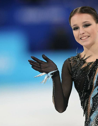 Анна Щербакова стала олимпийской чемпионкой по фигурному катанию