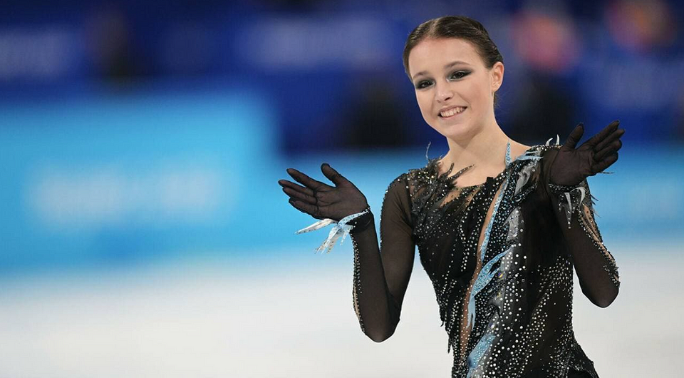 Анна Щербакова стала олимпийской чемпионкой по фигурному катанию