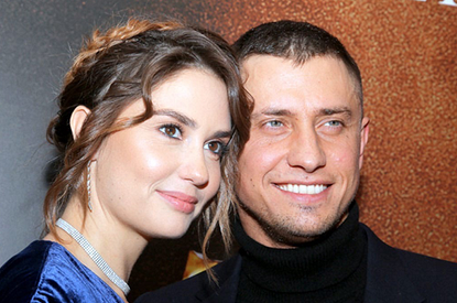 Павел Прилучный подарил Агате Муцениеце кольцо с огромным бриллиантом