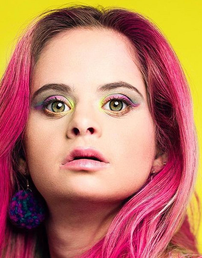 Модель с синдромом Дауна стала лицом Victoria’s Secret