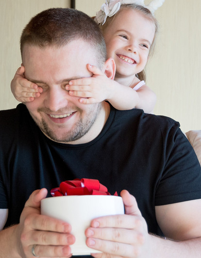 Только не это: какие подарки на 23 февраля раздражают мужчин разных знаков зодиака