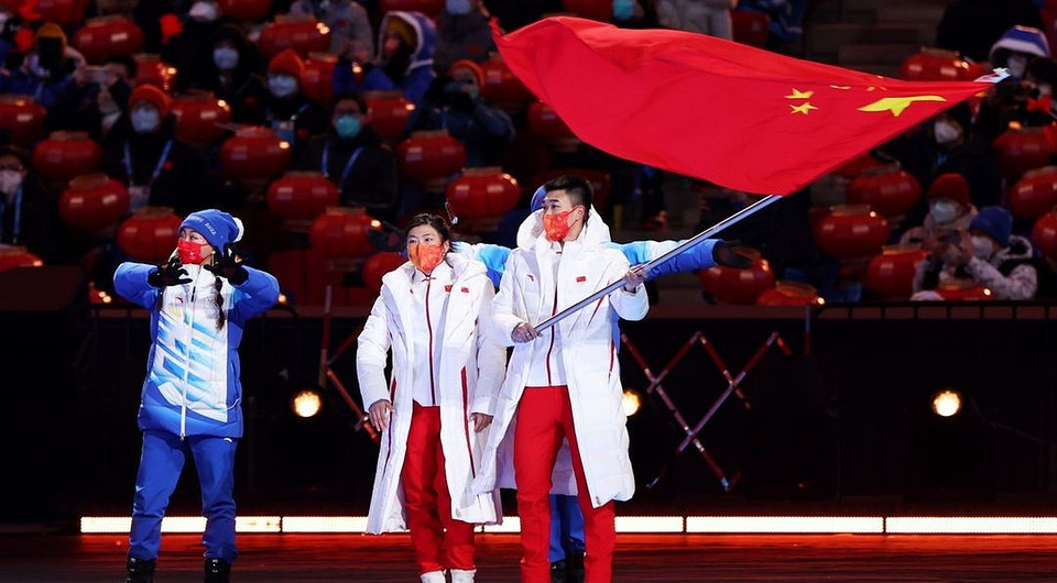 Награждение Большунова и не только: как прошло закрытие зимней Олимпиады в Пекине