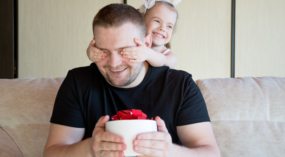 Только не это: какие подарки на 23 февраля раздражают мужчин разных знаков зодиака