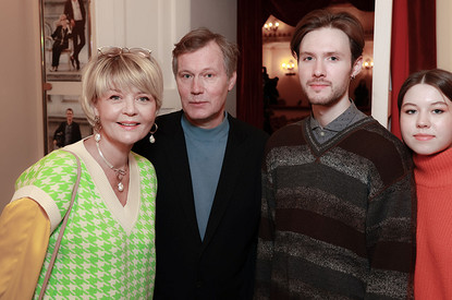 Юлия Меньшова с семьей и другие звездные гости: как прошел юбилейный вечер Веры Алентовой