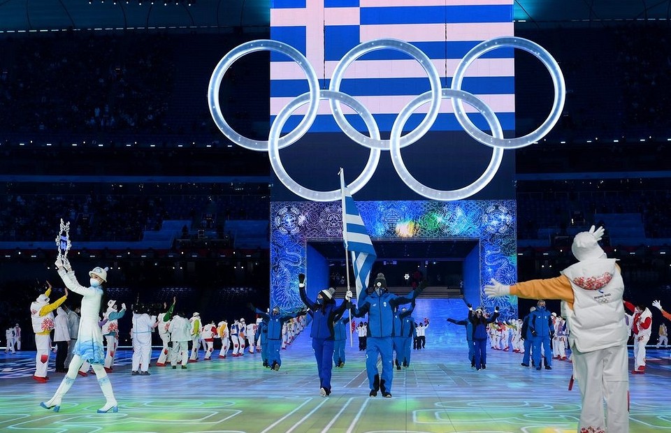 Открытие зимних Олимпийских игр 2022: выход российской сборной, фейерверк в виде сосен и другие яркие моменты