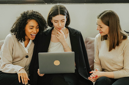 Как оформить самозанятость в 2022 году: кому и зачем это нужно делать (видео)