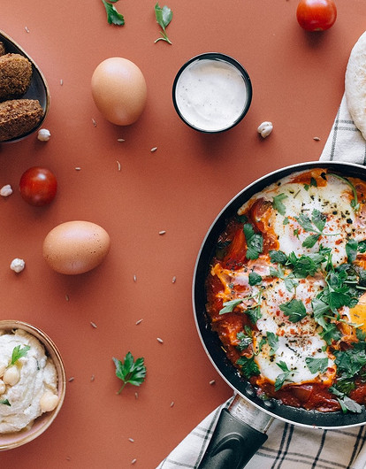 Цимес, форшмак, шакшука и еще 2 блюда еврейской кухни с рецептами