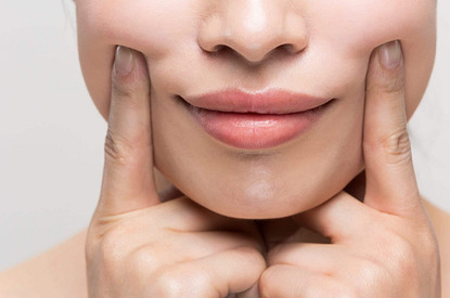 3 действенных метода борьбы с носогубными складками
