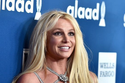 Бритни Спирс показала помолвочное кольцо (видео)