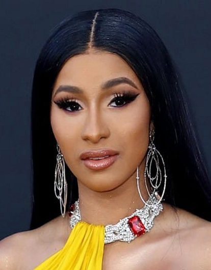 Карди Би впервые показала 6-месячного сына