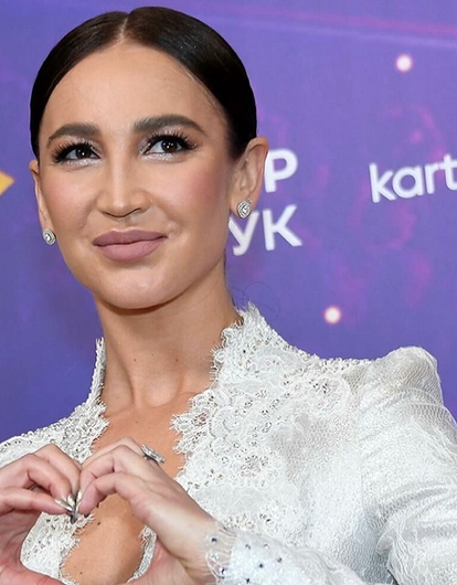 «Папа спасал от него»: Ольга Бузова вспомнила роман с первым бойфрендом