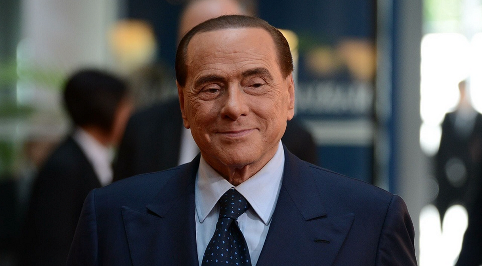 Экс-премьер Сильвио Берлускони женился на избраннице, которая младше него на 53 года