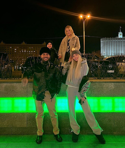 «Воссоединение года»: Алена Шишкова отметила 8-летие дочери с Тимати и его сыном